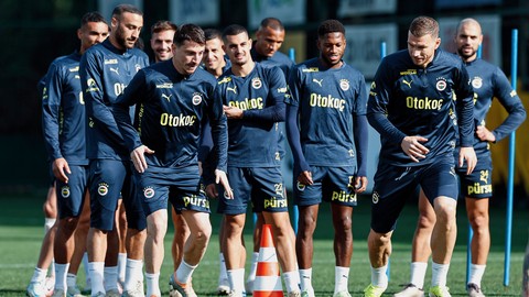 Fenerbahçe, Başakşehir’e konuk olacak! 3 isim forma giyemeyecek