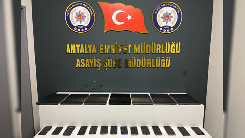 Antalya'da şoke eden dolandırıcılık: Kiraladıkları araçları internet üzerinden sattılar!