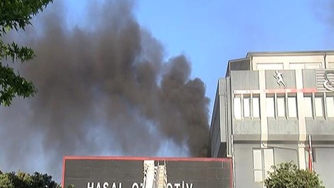 Bağcılar'da fabrika yangını paniğe neden oldu!