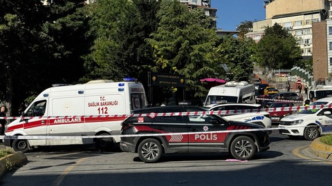 Kağıthane'de feci kaza: Servis aracının çarptığı 1 kişi öldü