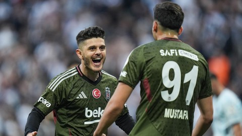 Beşiktaş seriye bağladı! Adana Demirspor'u farklı yendi!