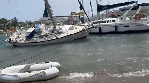 Bodrum'da fırtına hayatı olumsuz etkiledi!