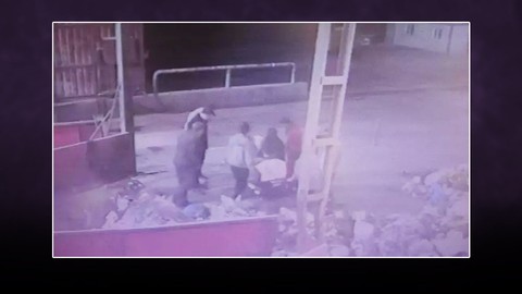 7 ton çöpün içinde 4 saat süren hummalı çalışma! Bir hatıranın peşine düştüler
