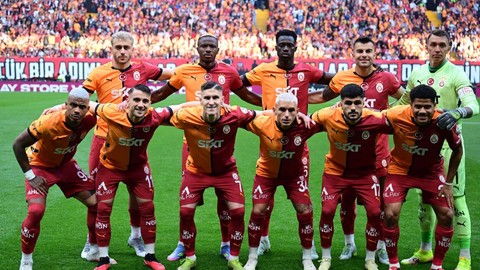 Galatasaray'dan şampiyonluk sonrası üst üste paylaşımlar! Fenerbahçe ve Beşiktaş'a olay göndermeler