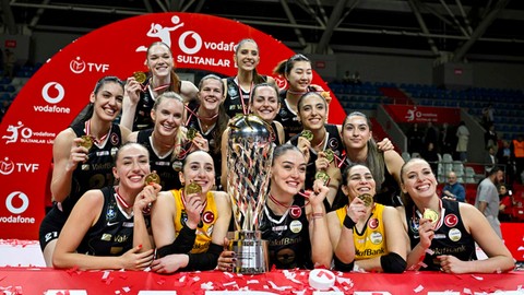 Şampiyon Vakıfbank 2 ayrılığı resmen duyurdu!