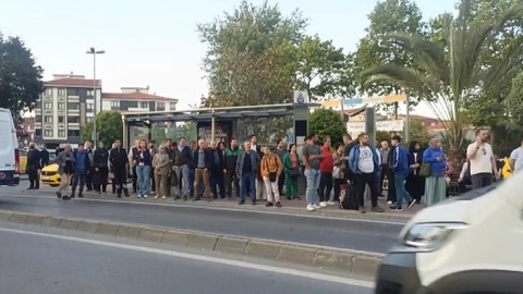 Halk otobüsleri kontak kapattı; duraklarda yoğunluk oluştu!