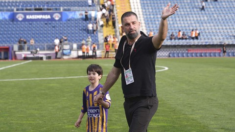 Arda Turan hayırlı olsun! 2 yıllık sözleşmeyi imzaladı! Yeni takımı belli oldu