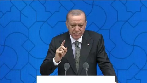 Cumhurbaşkanı Erdoğan'dan önemli açıklamalar: Burada 3 devlet, tek millet var