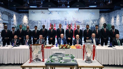 Cumhurbaşkanı Erdoğan şampiyon Galatasaray'ı kabul etti!