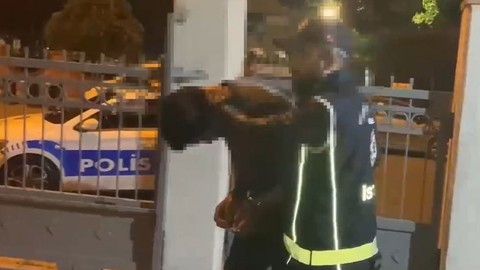 Marmaray'da sapık! Kadınların resimlerin çekerken yakalandı
