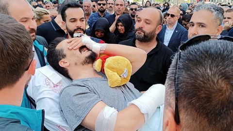 Kazada 2 çocuğunu ve eşini kaybetti! Elindeki ise yürekleri dağladı