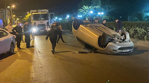 Alkollü sürücü aracıyla takla attı! Sorduğu soru akıllara durgunluk getirdi