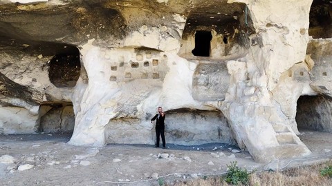 Tunceli’de Tarihi İn Deliklerinde keman resitaliyle farkındalık çalışması yapıldı