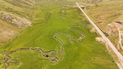 Bitlis’te menderesler kartpostallık manzaralar sundu görenler hayran kaldı