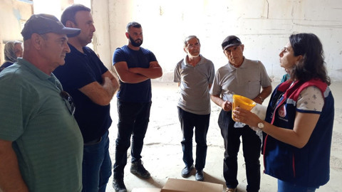 Aydın Nazilli’de 2 bin 300 Akdeniz Meyve Sineği tuzağı üreticilere dağıtıldı