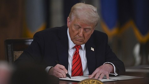 Trump'ın kararı yürürlüğe girdi! 12 ülkenin vatandaşları artık ABD'ye giremeyecek