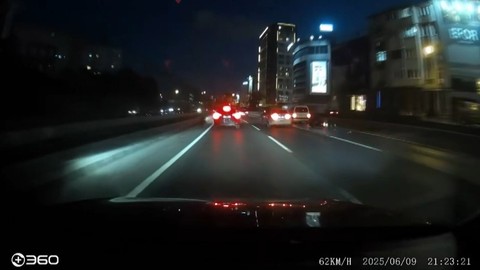 Kağıthane D-100 Karayolunda motosiklet kazası kamerada
