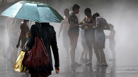 Bir yanda kavurucu sıcaklar yakarken, Meteoroloji'den o bölgeler için sağanak yağış uyarısı!