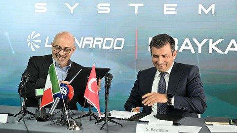 Baykar'dan dev girişim! Türk-İtalyan Gücü Paris AirShow’da: LBA Systems tanıtıldı