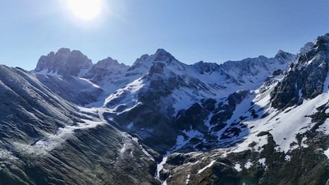 Rize'nin yüksek yaylalarına Haziran ayında kar yağdı