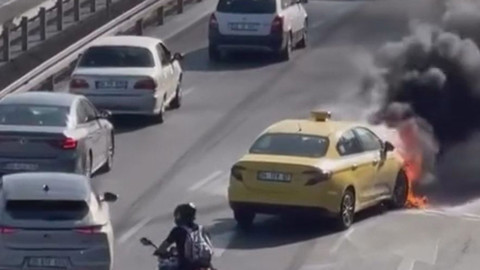 Fatih'te korkutan anlar! Taksi alev topuna döndü: O anlar kamerada