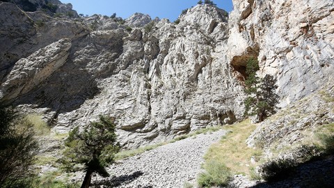 Afyon Sandıklı’daki Tokalı Kanyonu görüntüleri sosyal medyada ilgi topladı