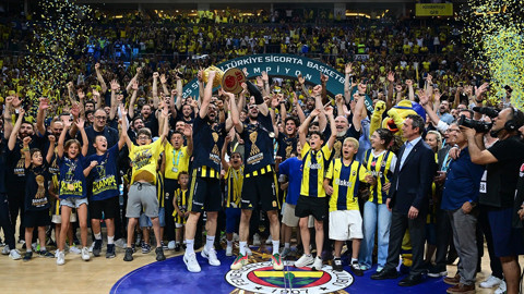 5 maçlık final serisi bitti! Beşiktaş'ı yenen Fenerbahçe Beko şampiyon
