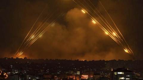 İsrail'in saldırısında öldürüldüğü iddia edilmişti! İran’daki kutlamada görüntülendi