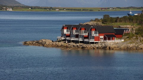 Norveç’in Lofoten Adaları: Dağ, fiyort ve gökyüzünün buluşma noktası