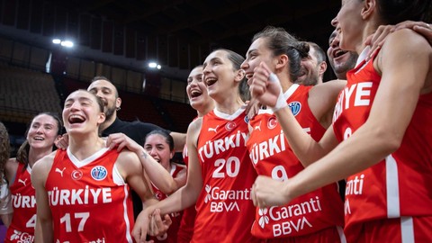 Sevgi Uzun şov yaptı! Filenin Perileri, Litvanya’yı yıktı!