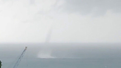 Kastamonu İnebolu’da hortum ve fırtınada çatı uçtu, elektrik telleri koptu