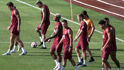 Son şampiyon Galatasaray saha çıkıyor! Cimbom, hazırlık maçında Ümraniyespor ile karşılaşacak