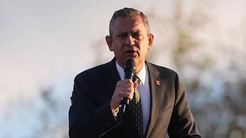 PKK'nın silahları yakmasının ardından Özgür Özel'den ilk açıklama! Meclis'i işaret etti