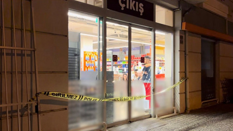 O söze sinirlendi! Markette dehşet saçtı: Kadını ve 14 yaşındaki kızı vurdu
