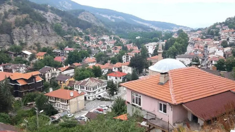Turistik ilçede risk kapıda! Konutların tahliyesi için 30 gün süre verildi