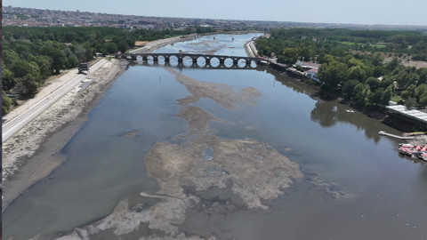 Edirne 39 dereceyi gördü, Trakya'da asfalt eridi, nehirler çekildi