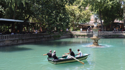 Şanlıurfa'da 52 dereceyi gösteren sıcaklık, kentte hayatı etkiledi