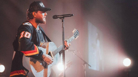 James Arthur İstanbul'a geliyor! Cem Adrian ve Yüksek Sadakat'la birlikte sahne alacak