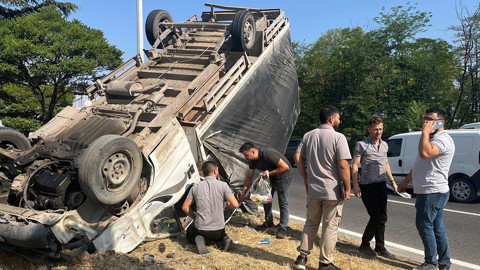 Eskişehir'de trafik kazası: Kamyonetle servis otobüsü çarpıştı! 2 yaralı