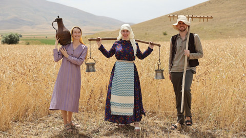 Bayburt’ta buğday tarlasında zaman geri sarıldı, geleneksel yöntemlerle hasat yapıldı