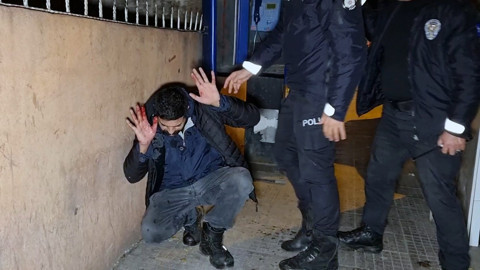 Birisiyle otele girerken görüp dehşet saçmıştı! Cezaevinden kaçıp yeniden tehdit etti: 'Suriye'ye git, yine bulurum!'