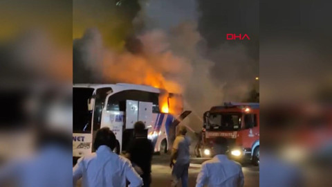 İstanbul'da facia ucuz atlatıldı! Yolcu otobüsü alev alev yandı, o anlar kamerada