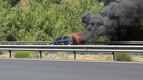 Anadolu Otoyolu'nda araç yangını!