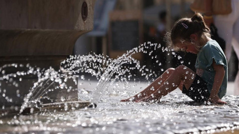 Aşırı sıcaklar nedeniyle 14 şehirde kırmızı alarm!