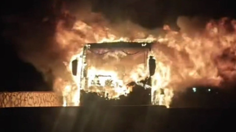 Hatay'da yolcu otobüsü alev alev yandı; O anlar kamerada!