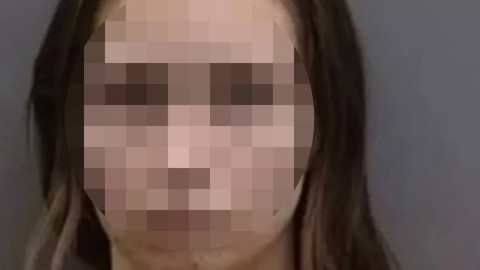 Okul teneffüsünde öğrencisiyle cinsel ilişkiye giren kadın öğretmen tutuklandı