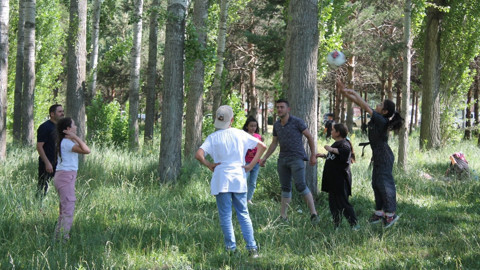 Bayburt’ta gurbetçilerin gelişiyle mesire alanlarında büyük kalabalık yaşandı