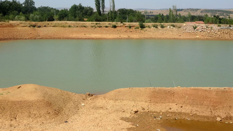 Kütahya’daki Demirciören Göleti yüzde 30 dolulukla alarm veriyor, çiftçiler endişeli