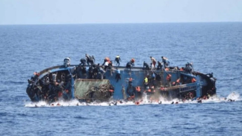 İzmir'de göçmen botu battı; 4 kişi hayatını kaybetti