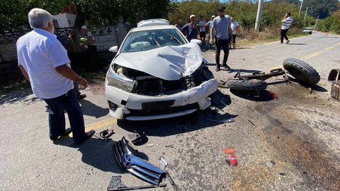 Sakarya’da traktörle otomobil çarpıştı: 4 yaralı